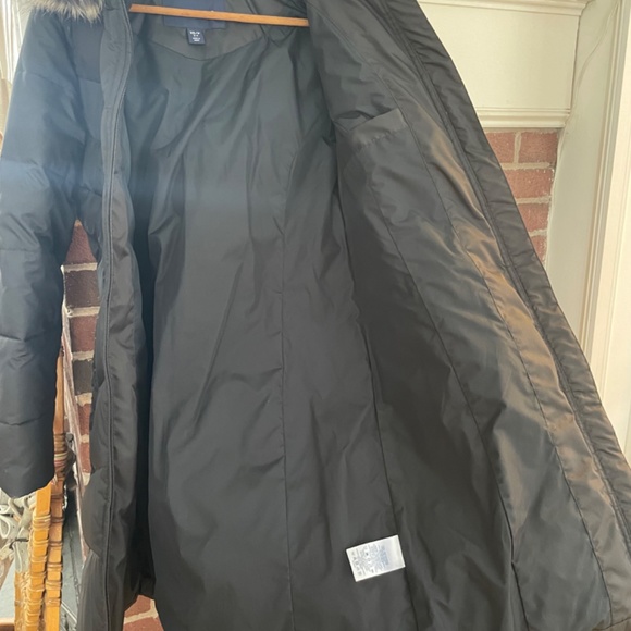 Lands End insulated coat with detachable faux fur edged hood. - Picture 5 of 11